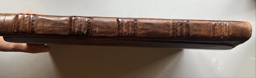 Coperta carte  piele si lemn ,,Arte Medici” 1970