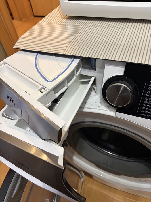 Пералня със сушилня AEG