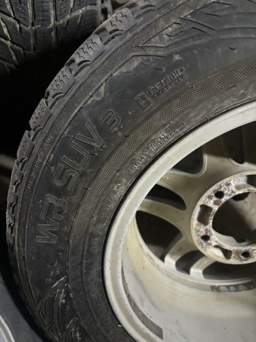 Nokian 215 70 16