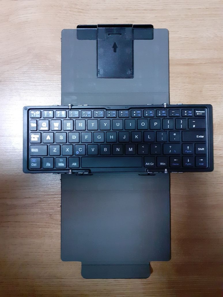 Tastatură Bluetooth pliabilă