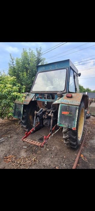 Tractor Universal 650