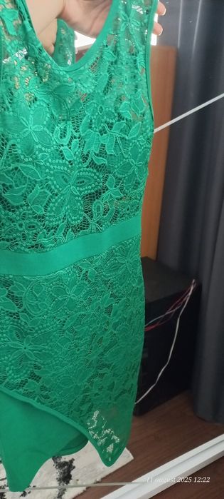 Vând rochita verde