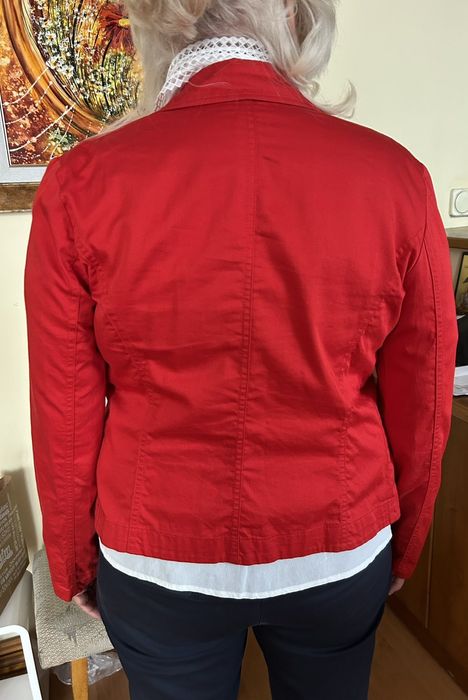 Дамски пролетни сака черно и червено Л и М