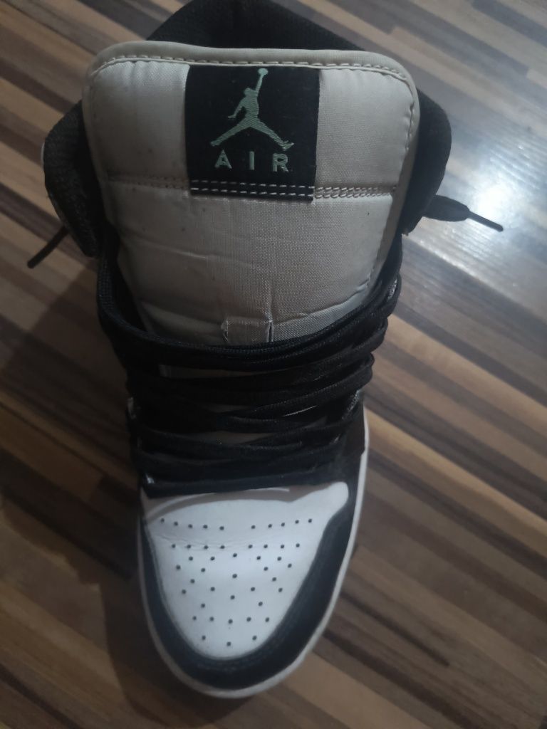 Jordan 1 mid originali