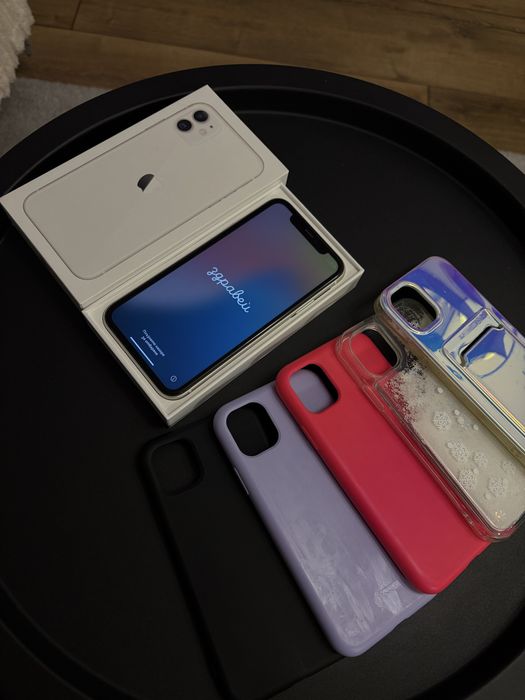 Iphone 11 без нито една забележка + 5 калъфа подарък