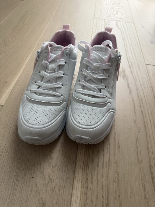 Adidasi Skechers 39