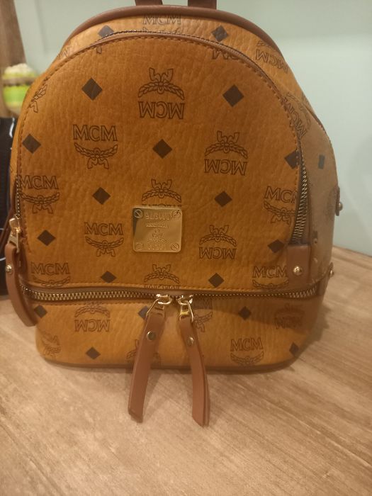 Екстравагантни чанти и раници