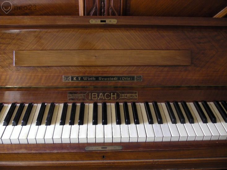 Немско пиано- Класика с антична стойност,много запазено!