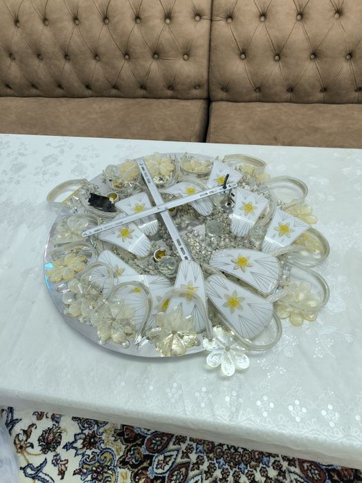 Люстра 2.та сотилади холати аьло каттаси музикални флишка укийди