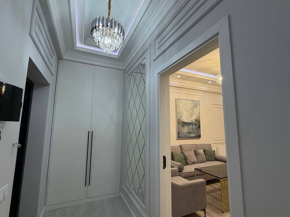 на: Шахристанская. Чинабад  Юнусабадский район Ор.р: ресторан Венеция