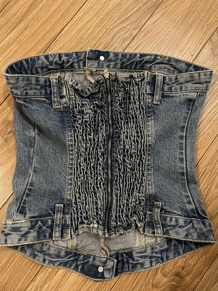 Топове Zara, Bershka