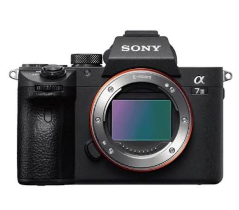 Камеру Sony a7iii kit, + объектив 28-70mm.