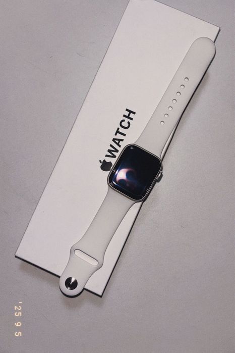 Смарт-часы Apple Watch SE 2 Gen (2022) 40 мм starlight-бежевый