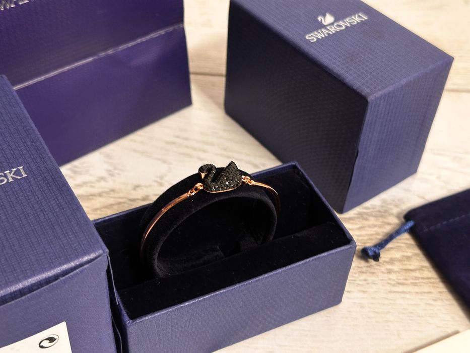 Brățară Swarovski Swan lebădă neagră cu auriu