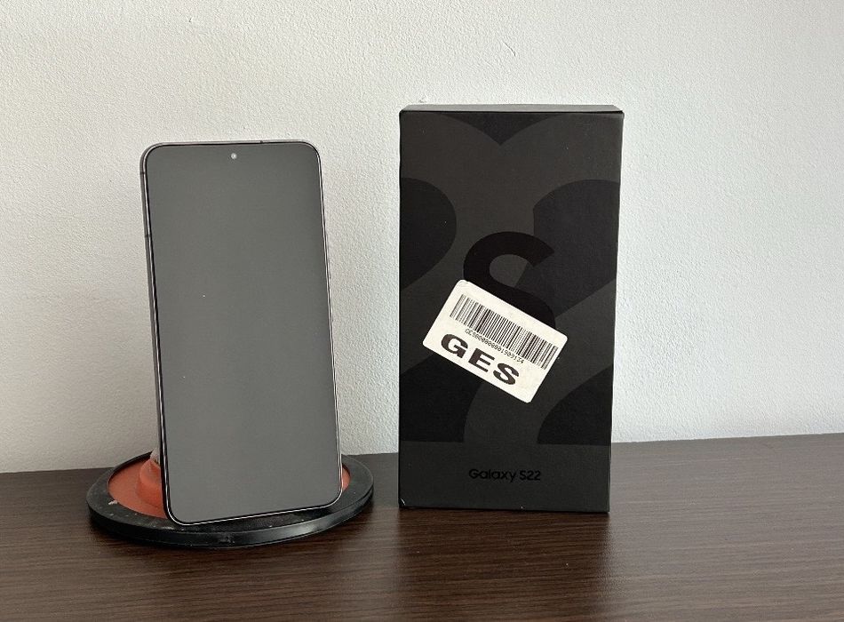 Samsung Galaxy S22; Black; 128 GB