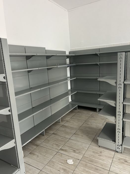 Rafturi pentru magazin