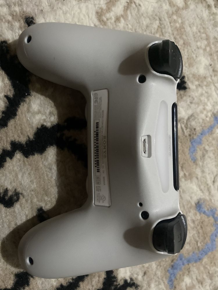 PlayStation 4 Wireless Controller