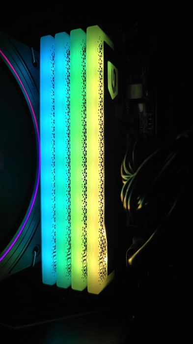 Memorii DDR4 32 GB (4x8 GB) Geil Orion RGB 3200 Mhz