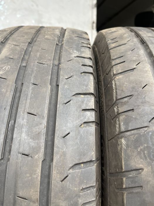 2 бр. гуми за бус 205/75/16C Continental DOT 2120 5 mm