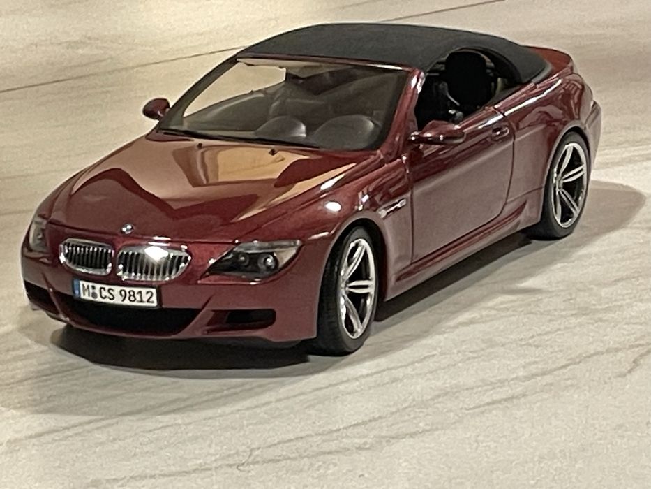 BMW 1/18 E64 Kyosho