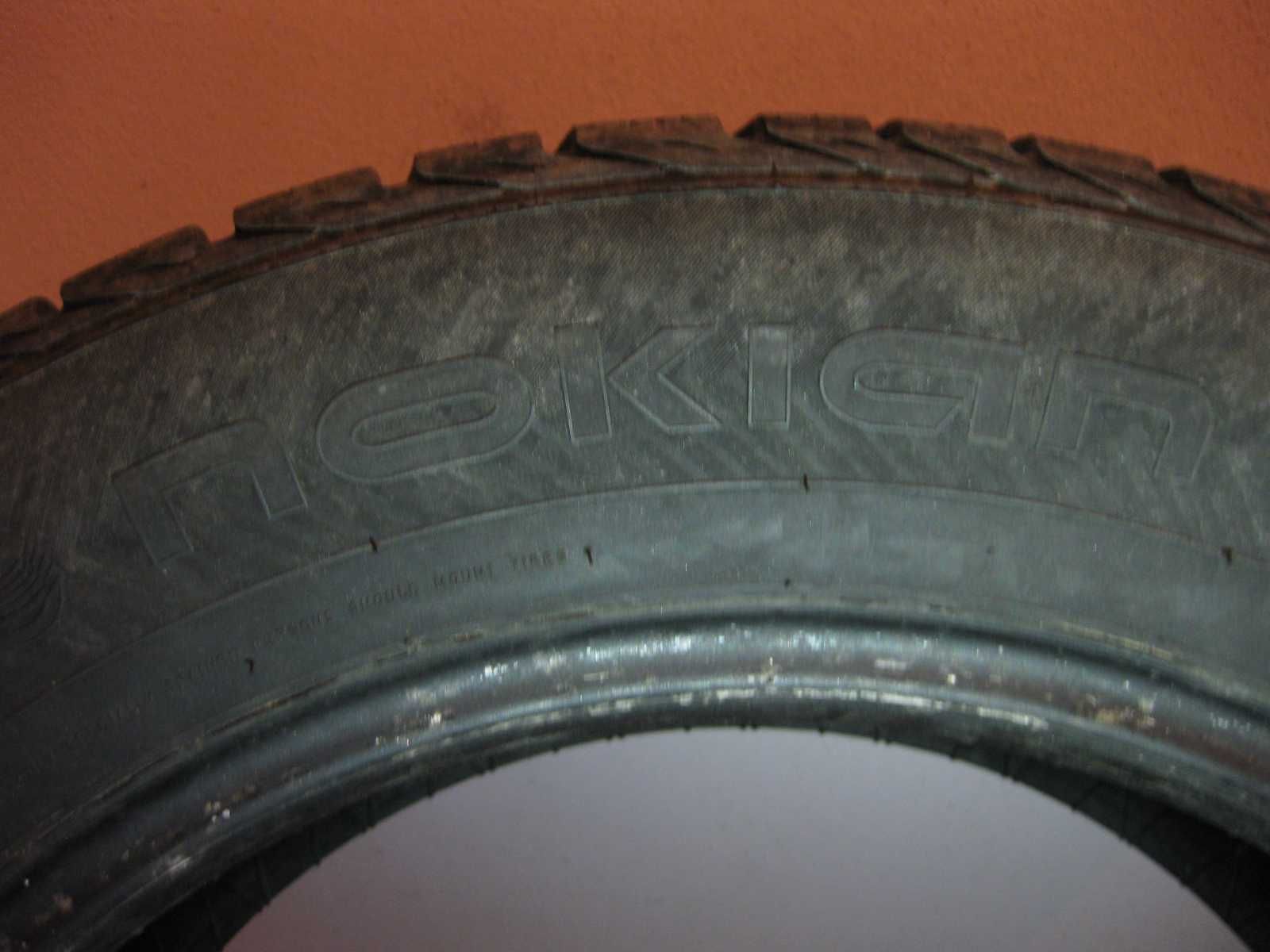 Гуми зимни 215/60 R16 - 4 бр. Nokian - 7,19 мм. грайфер