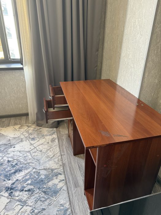 Kompyuter stoli sotiladi