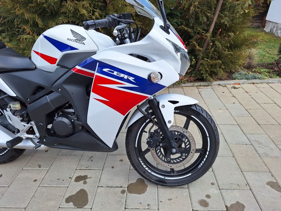 Honda CBR 125 (yzf duke mt)