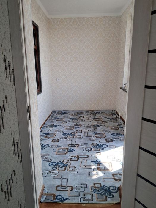 Navoiy shahridan  2 xona uy ISFAAN domi yangi bozor