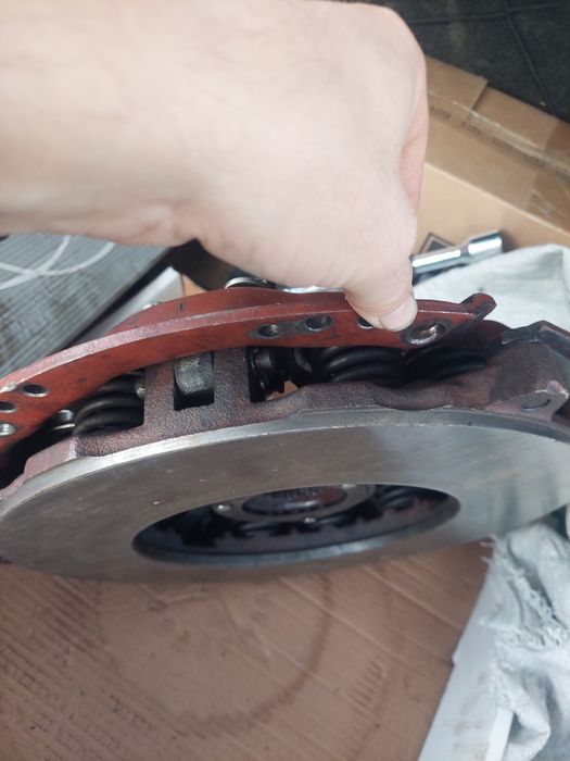 Продам  сцепление  на мтз