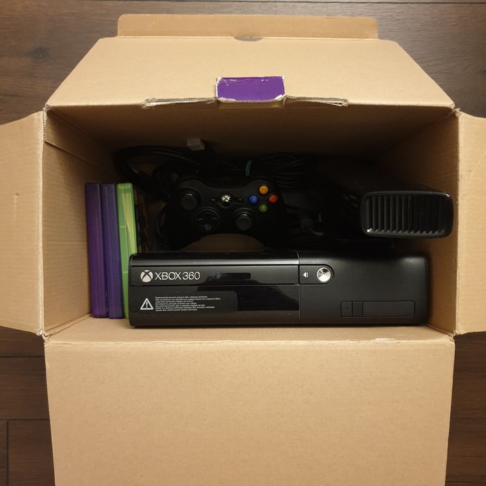 Xbox 360 E 500Gb complet la cutie cu Kinect