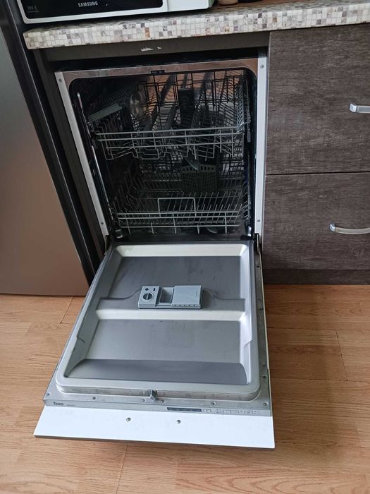 Съдомиялна за вграждане ТЕКА в отлично състояние