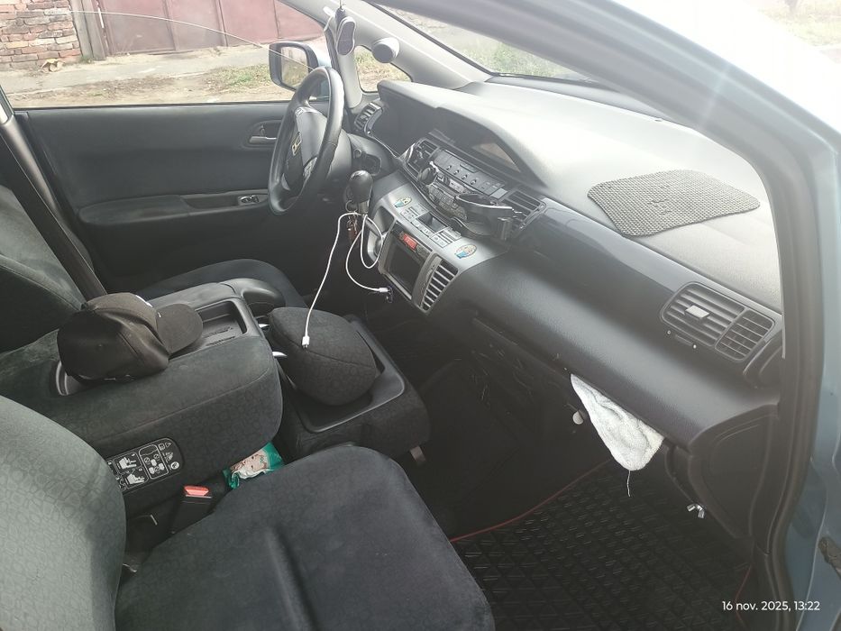 De vânzarea Honda fr-v