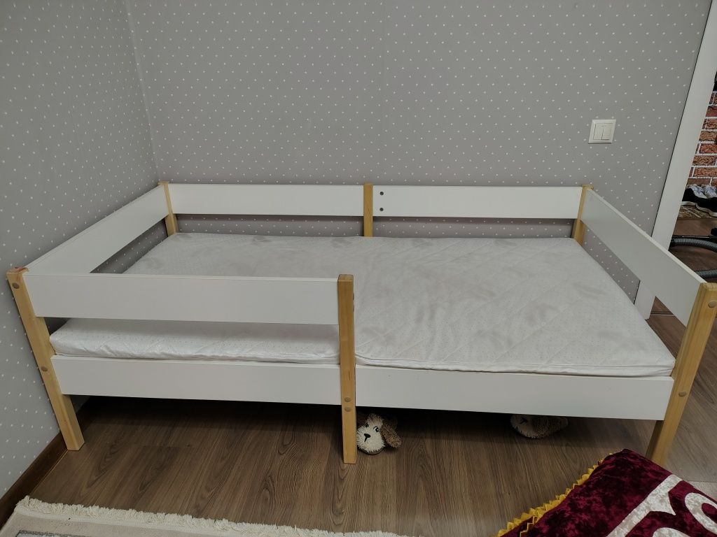 Продам детскую кровать с матрасом