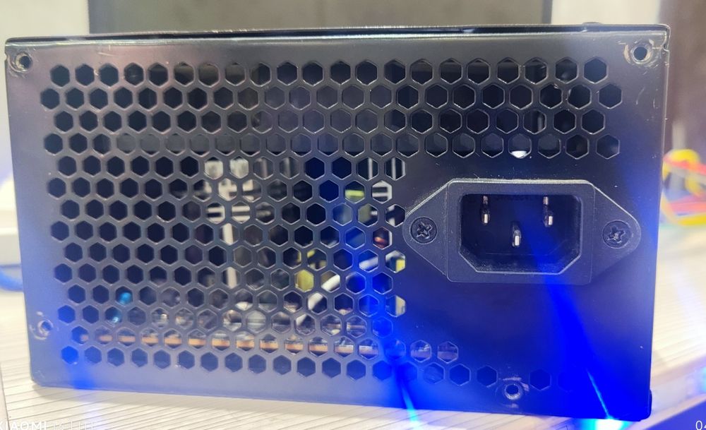 Блок питания ZEUS 450W. 6 пин есть!