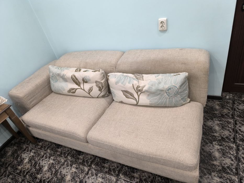 ПОДАРЯВАМ ъглов диван