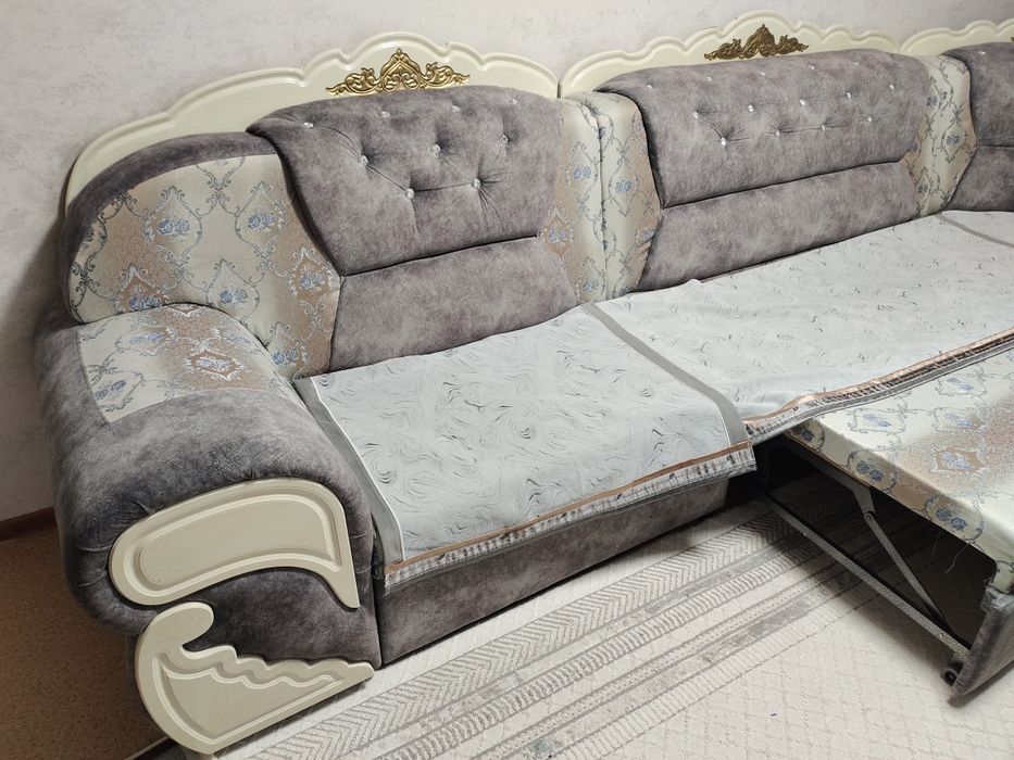 Продам диван для гостиной