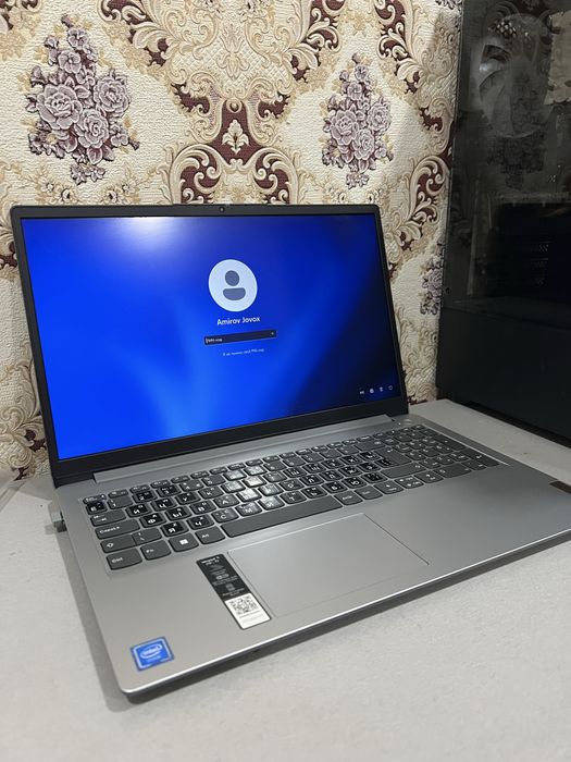 Lenovo ideapad 1i
