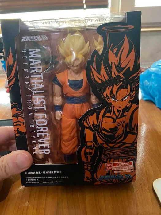 Figurina Dragon Ball Z Goku Super Sayan Demonical fit