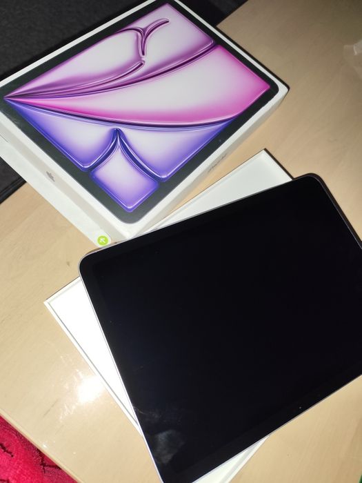 iPad Air 11 inch (128GB)