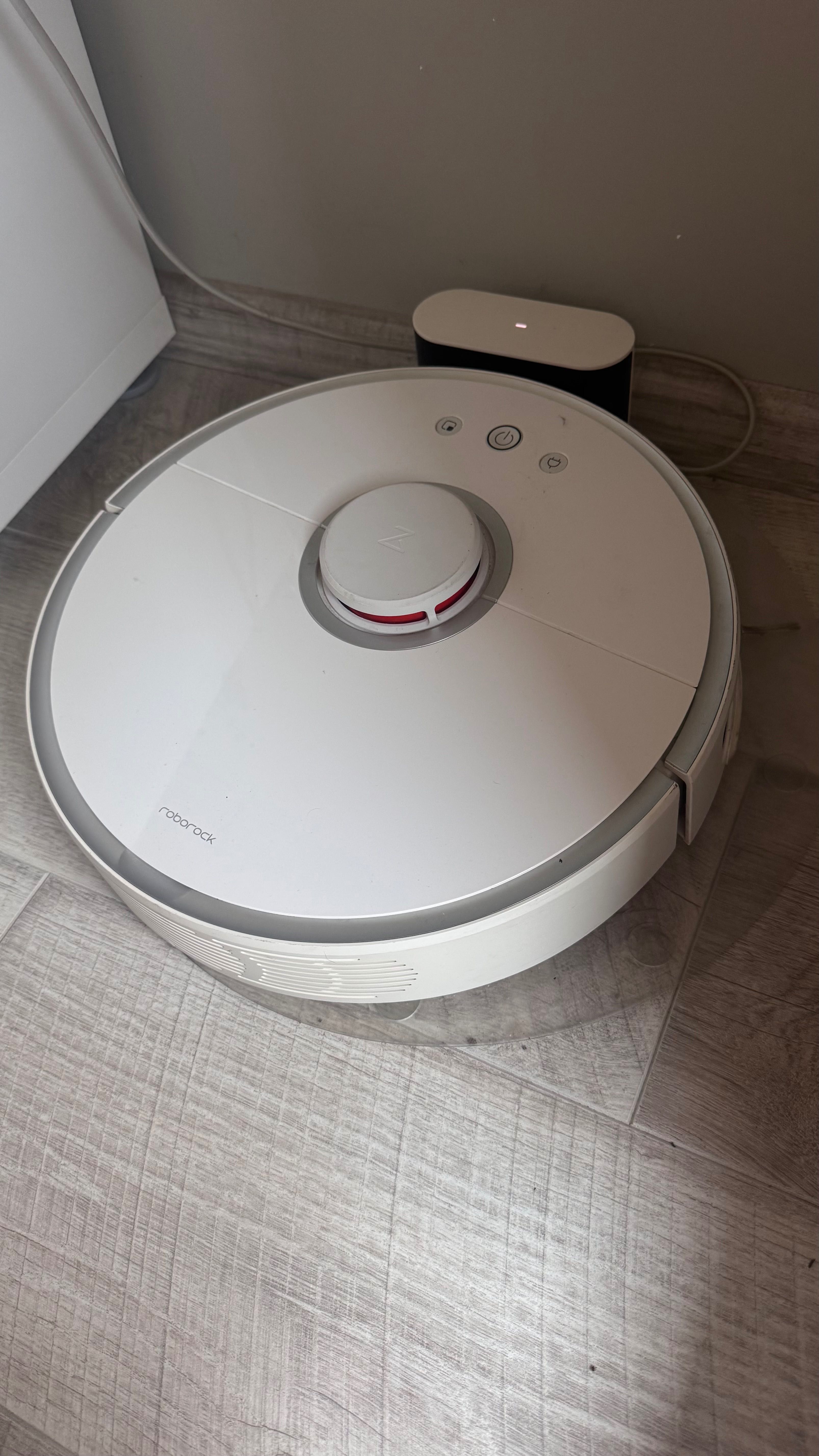Робот прахосмукачка Roborock