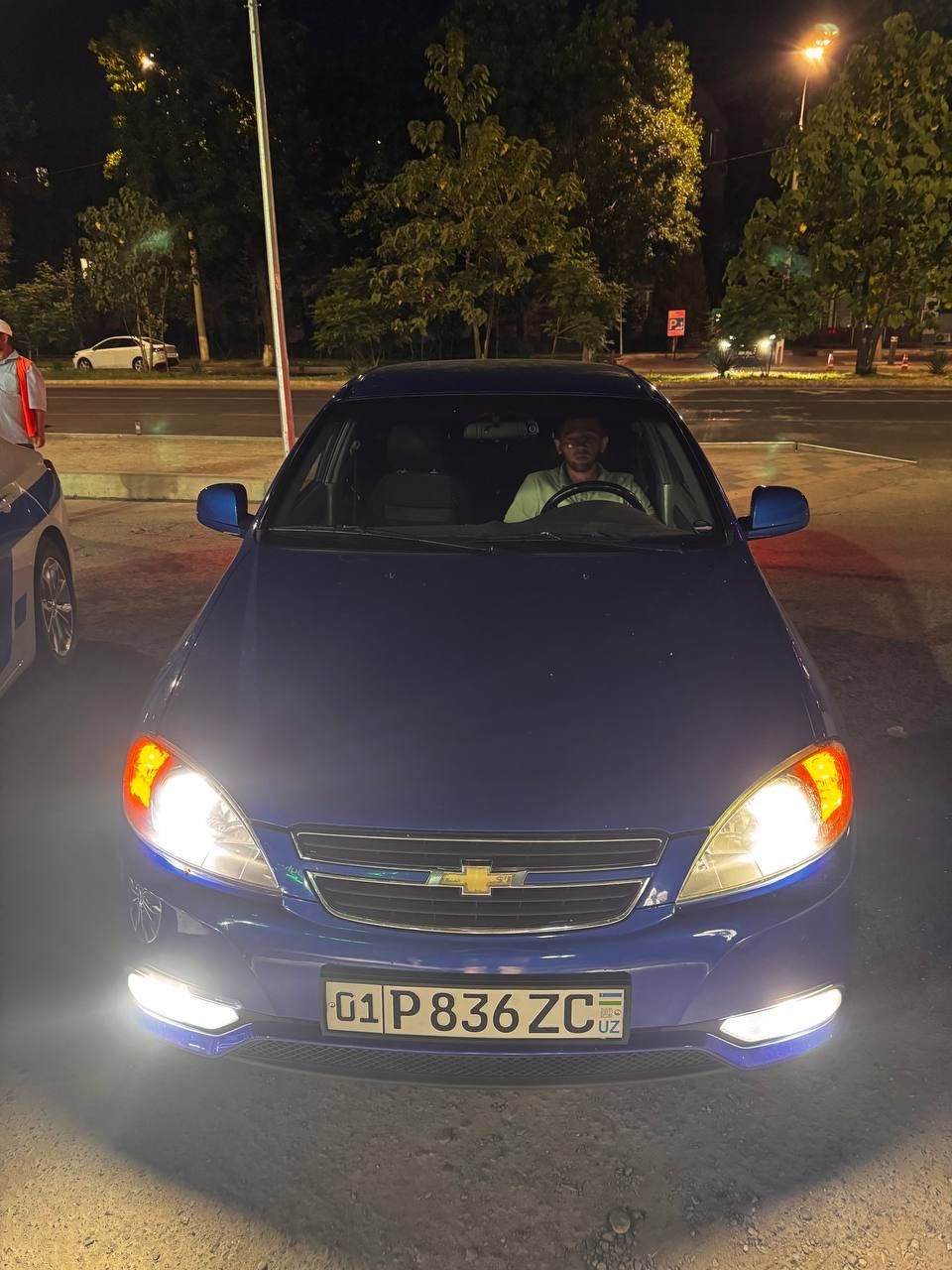 Продаю срочно машину