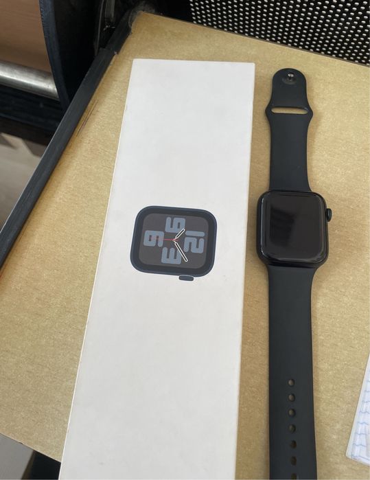 Продам часы Apple Watch SE 44 mm