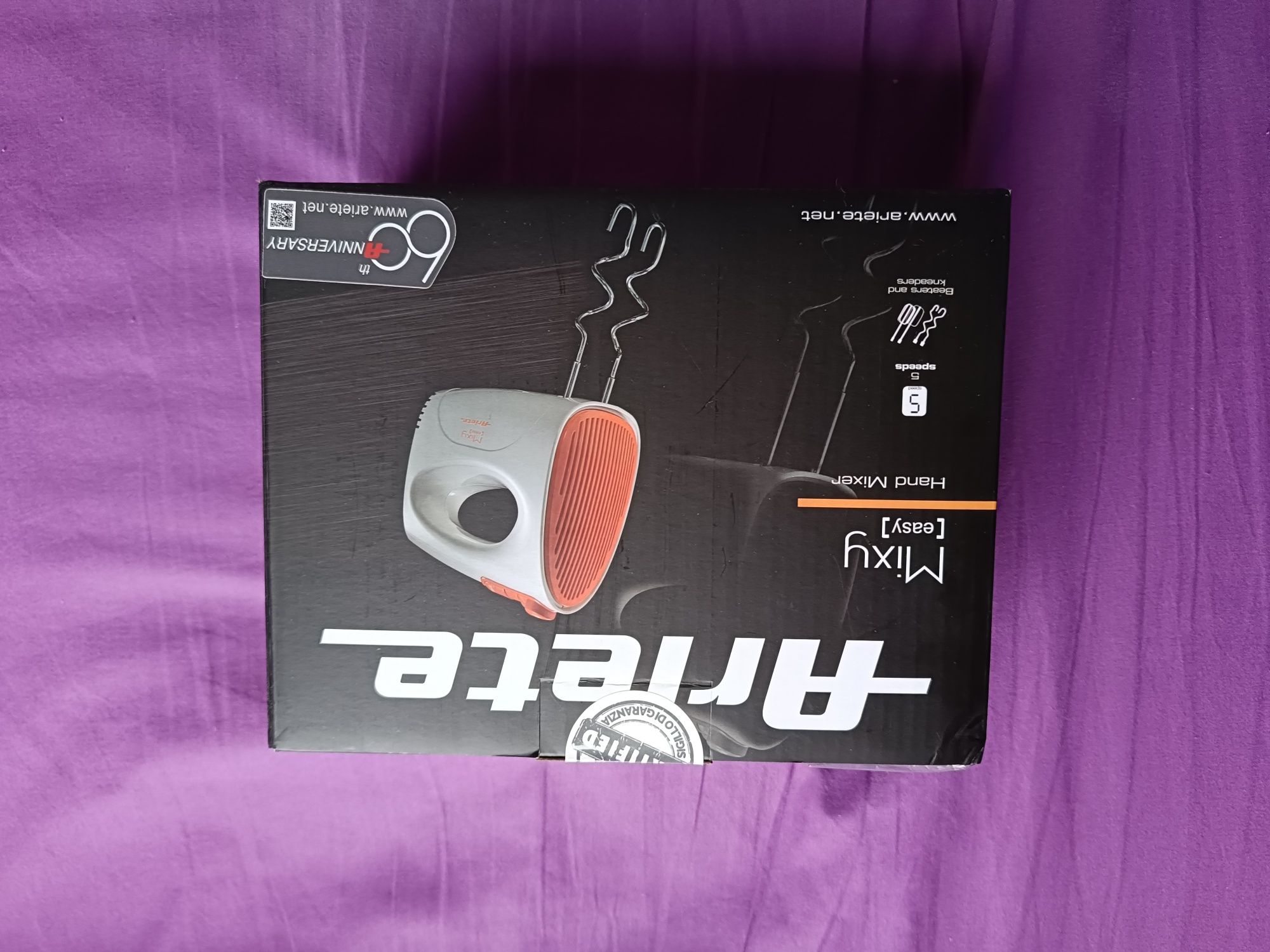 Продавам НОВ миксер Ariette MIXY ORANGE