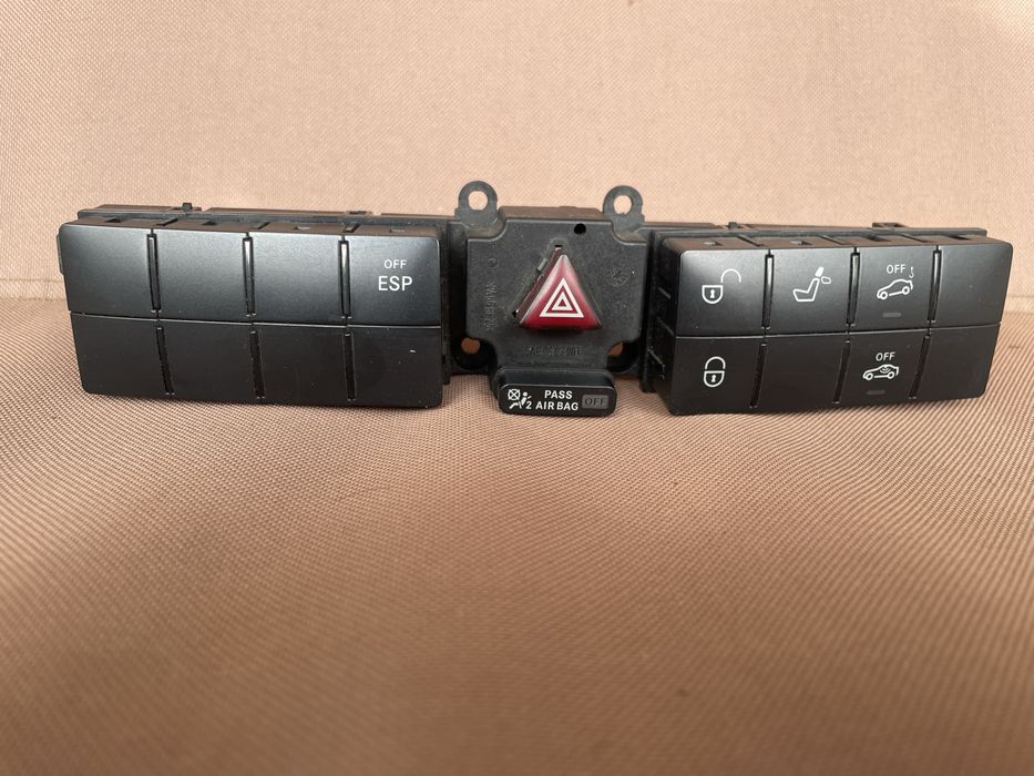 Панел бутони (аварийни, заключване, ESP) за Mercedes W203