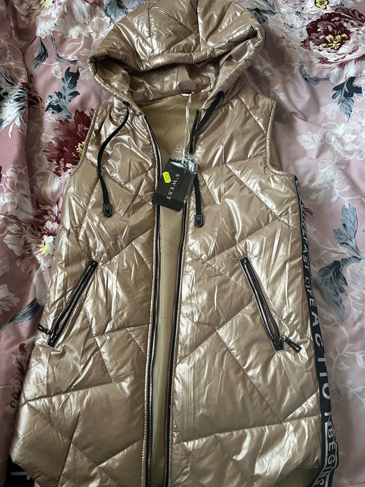 Vestă de damă, nepurtată