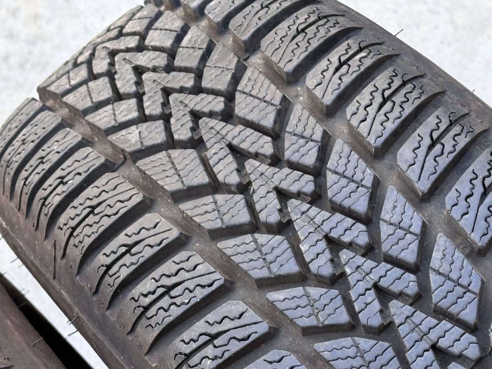 185/60/R15 Dunlop. winter 2бр зимни dot2219 7мм