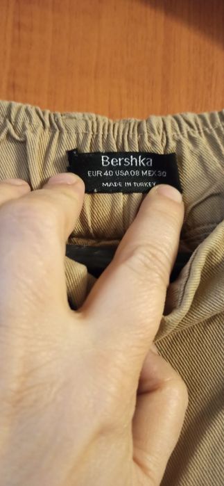 Pantaloni Bershka L