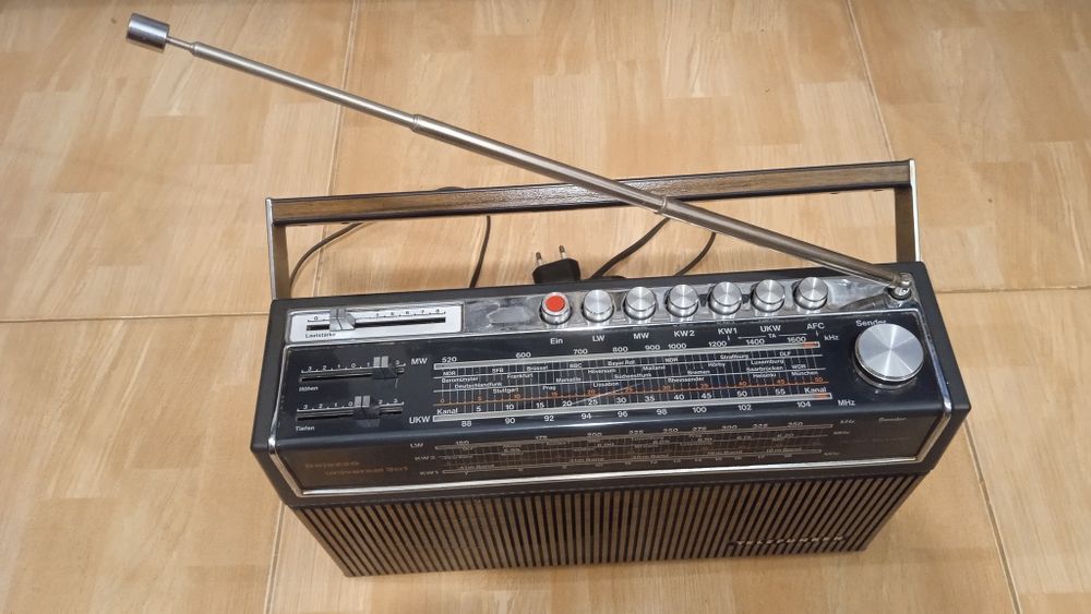Radio portabil Telefunken Universal 301, an 1972, Superheterodina