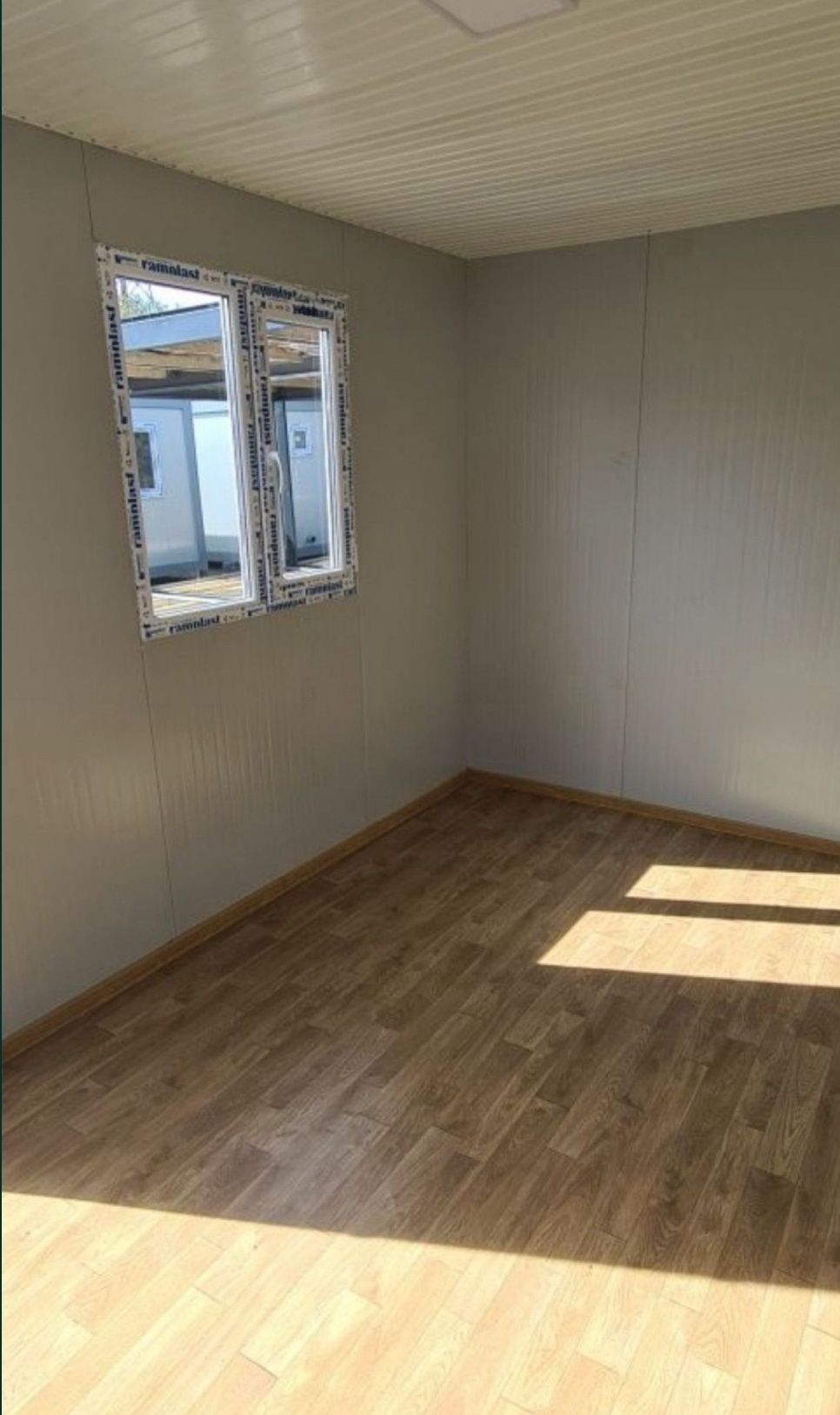 Vând containere modulare diferite dimensiuni