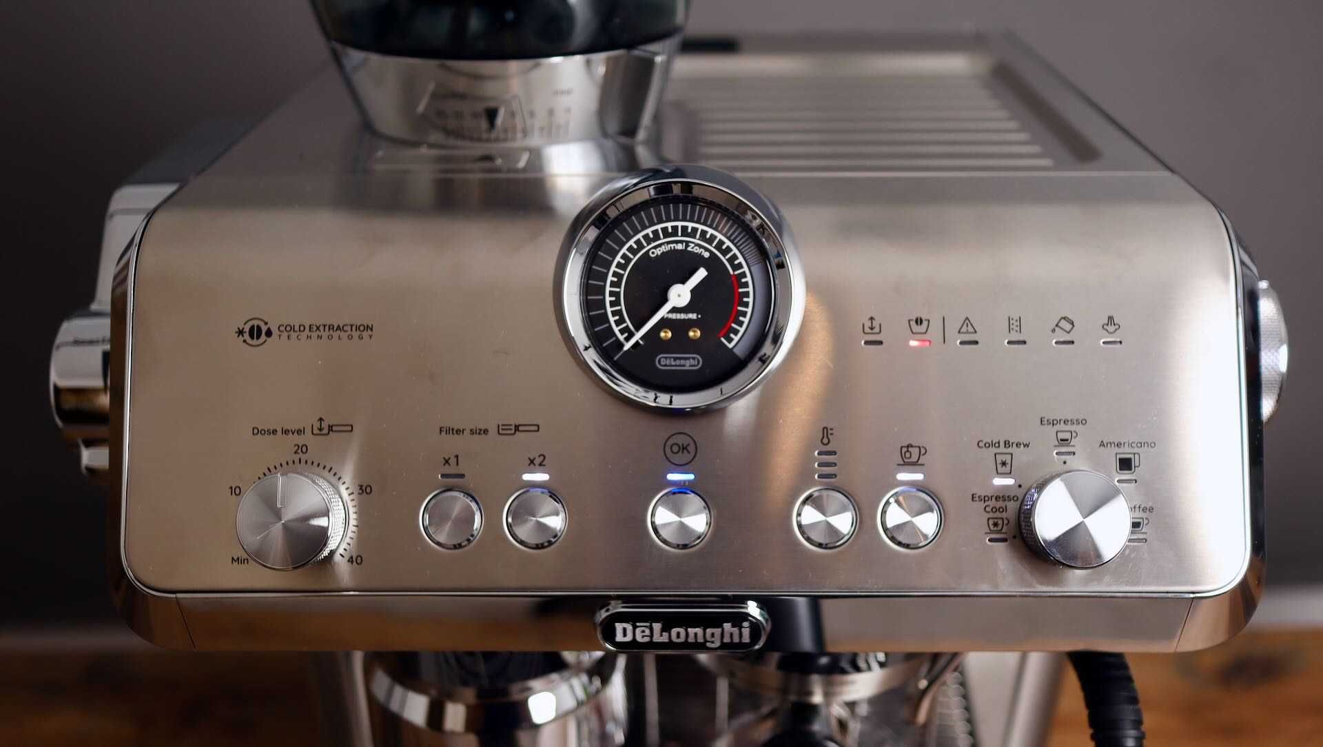 Кофеварка рожковая DeLonghi La Specialista Opera EC9555.M